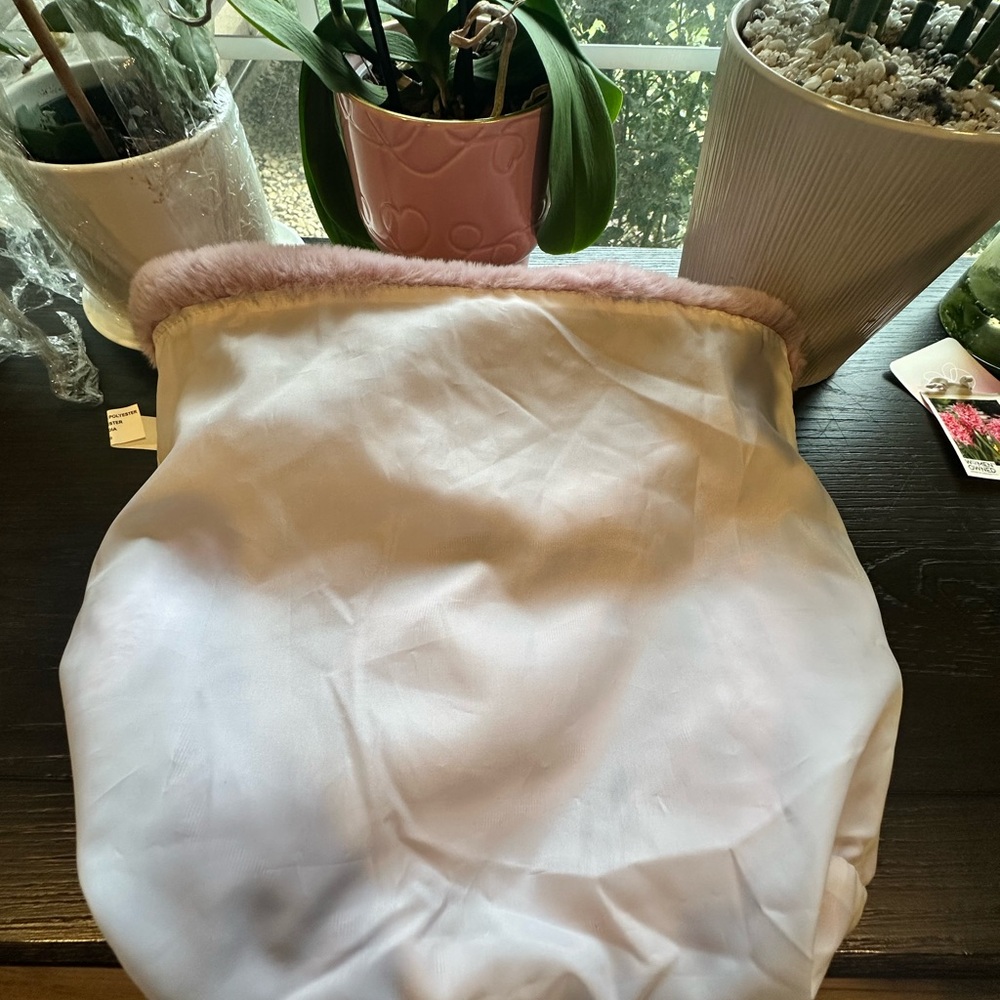 Lilac Faux Fur Tote Bag - Picture 4 of 6